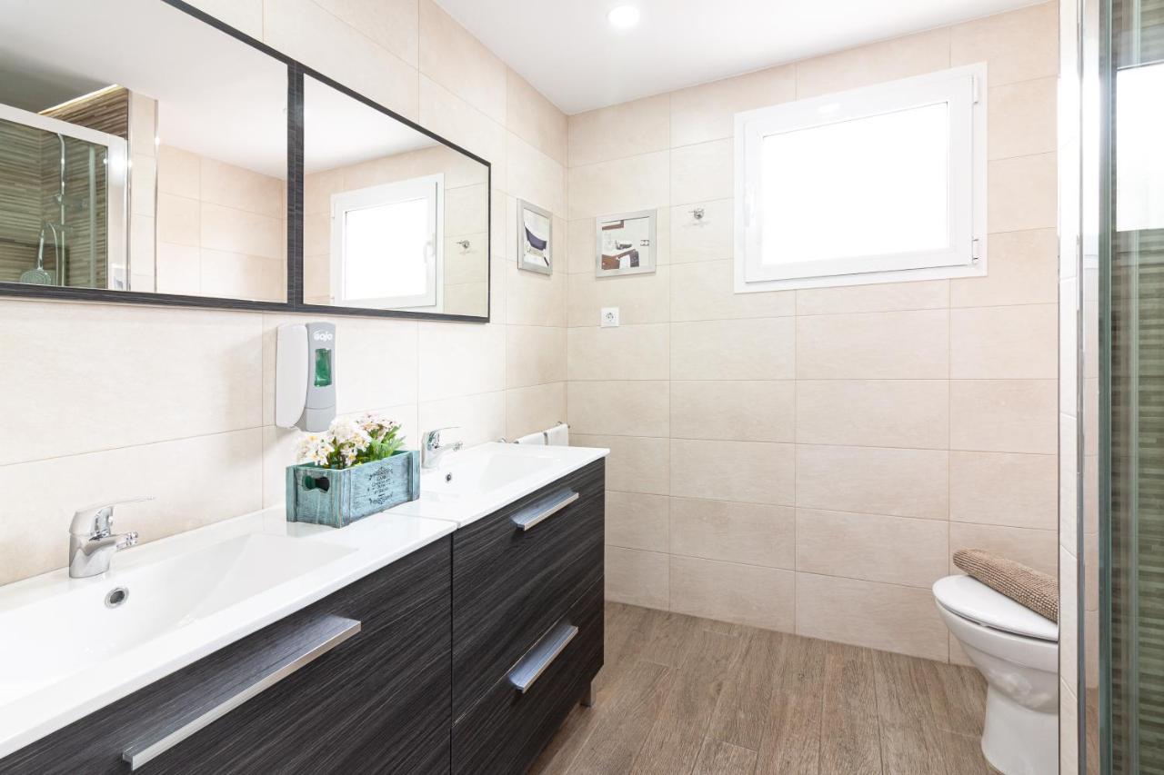 Malaga Center Flat Beach & Terrace ภายนอก รูปภาพ
