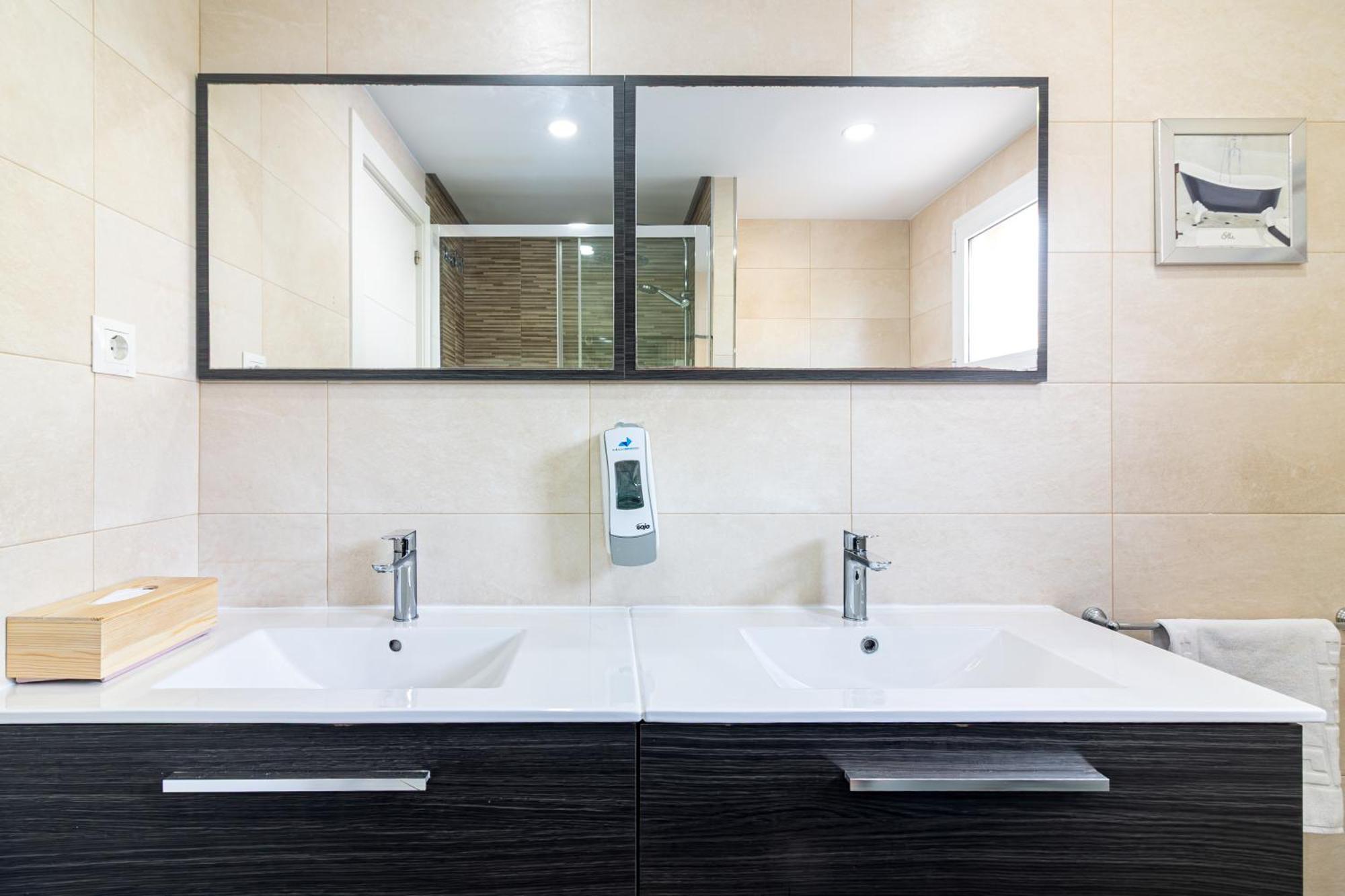 Malaga Center Flat Beach & Terrace ภายนอก รูปภาพ