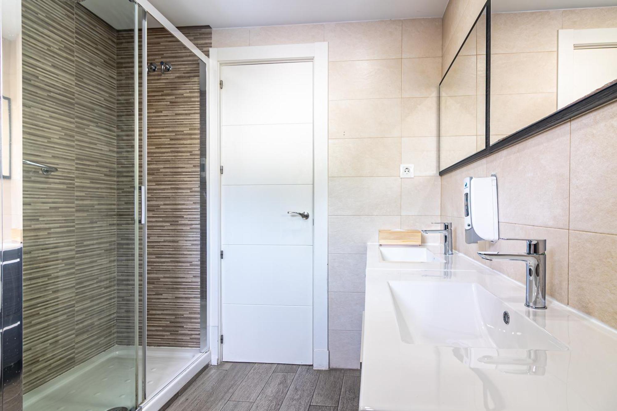 Malaga Center Flat Beach & Terrace ภายนอก รูปภาพ
